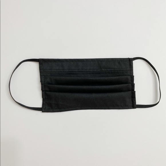 BLACK pleated FACE MASK with filter POCKET - Picture 4 of 7